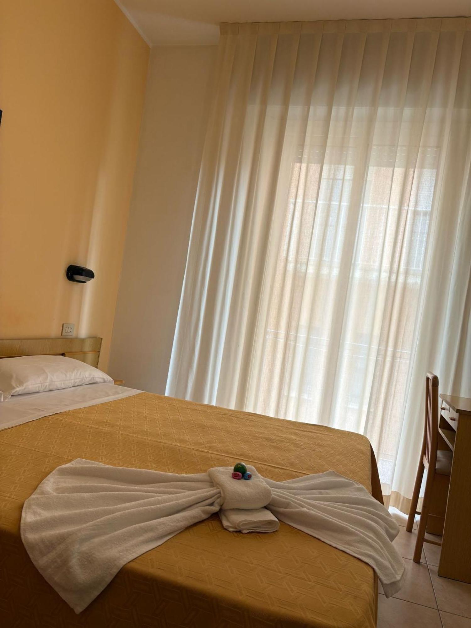 Hotel Sport Rimini Bagian luar foto