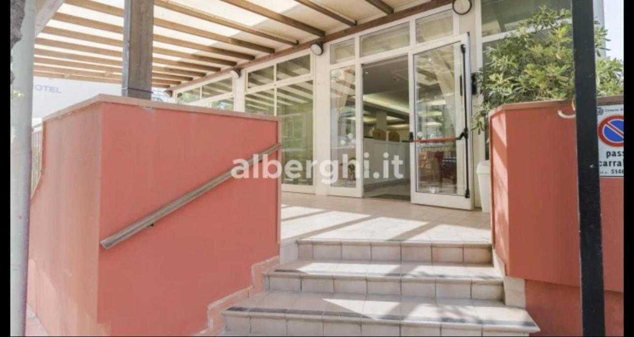 Hotel Sport Rimini Bagian luar foto
