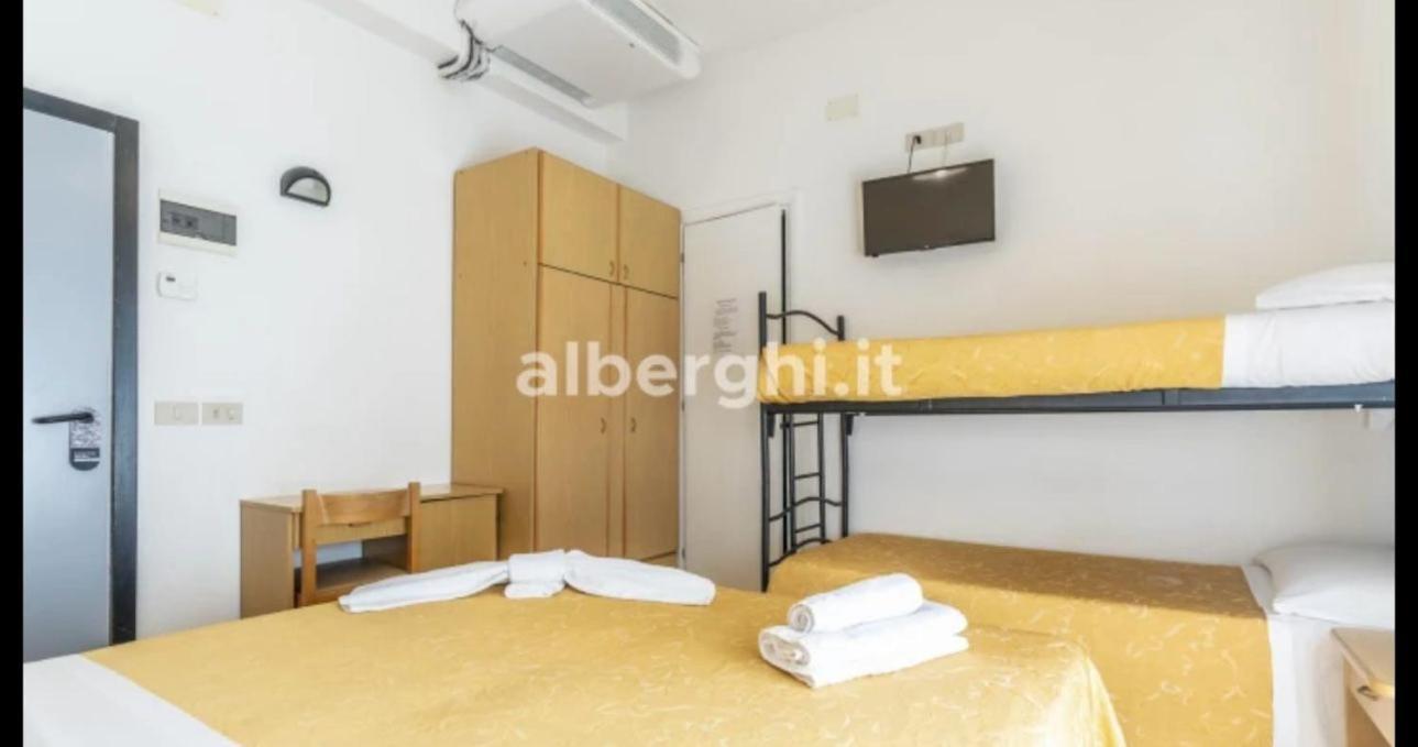 Hotel Sport Rimini Bagian luar foto